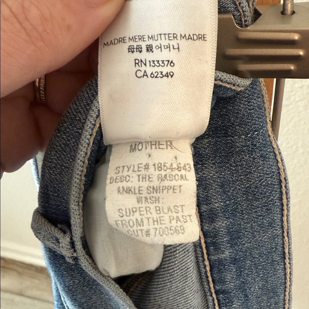 MOTHER “The Rascal” Light Blue Cropped Jeans - Picture 9 of 9